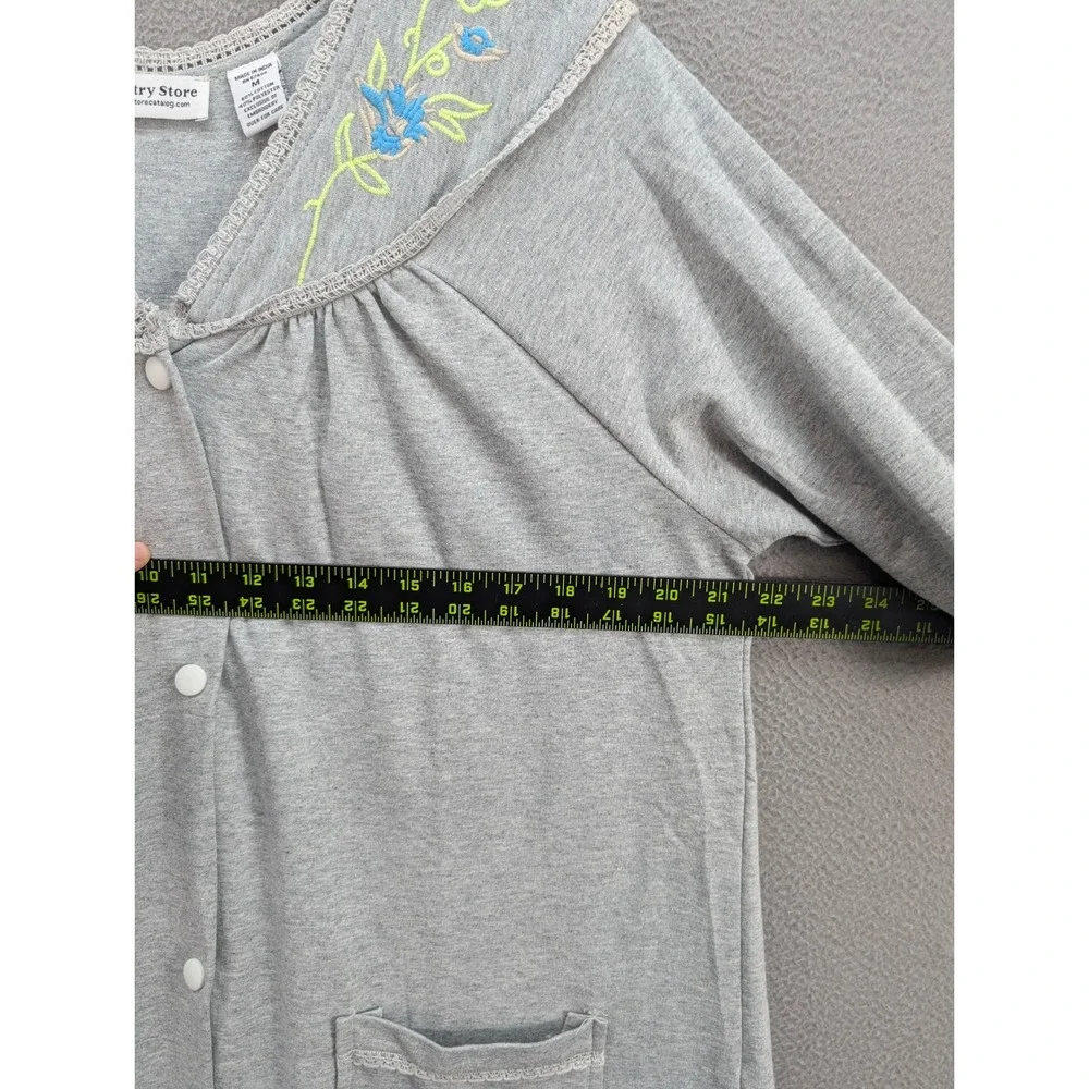 Country Store Floral Embroidered‎ Snap Front Robe Women's M Gray Pockets Granny